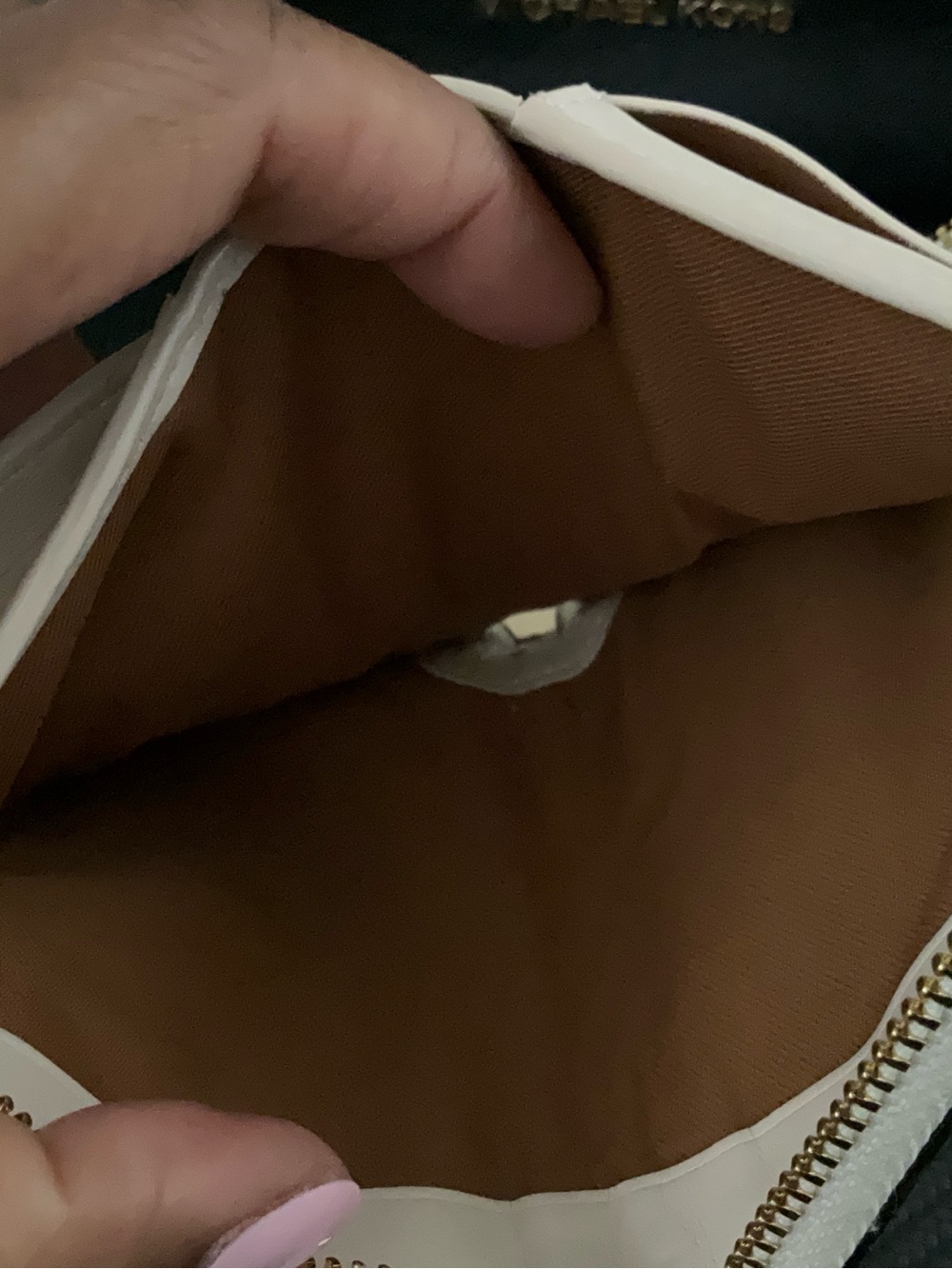 Coach Beige Signature Canvas Zippy Wallet with Gold Logo Hardware - Picture 4 of 6
